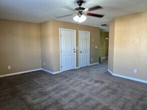 1627 Maple View Way in Knoxville, TN - Building Photo - Building Photo