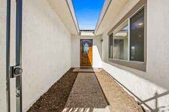 9451 Harcourt Cir in Huntington Beach, CA - Building Photo - Building Photo