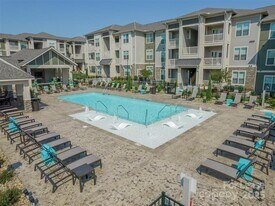 15155 Ollie Dr in Charlotte, NC - Building Photo
