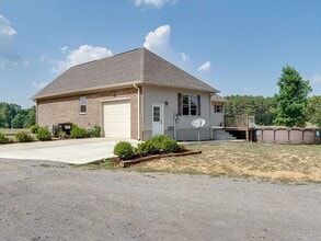 224 Northview Rd in Hohenwald, TN - Building Photo - Building Photo