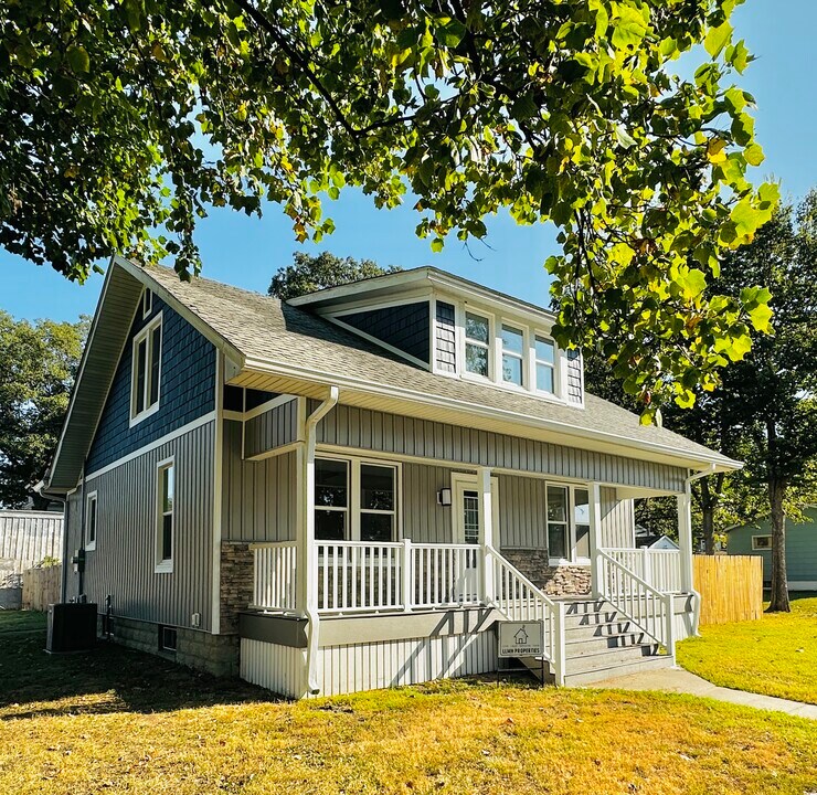 25 W Kentucky St in Trenton, IL - Building Photo