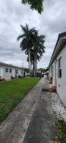 2711 Lincoln St in Hollywood, FL - Building Photo