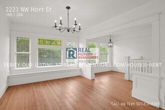 2223 NW Hoyt St in Portland, OR - Building Photo - Building Photo