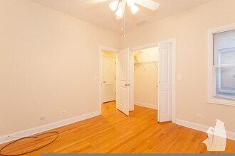 3829 N Southport Ave, Unit 2 in Chicago, IL - Foto de edificio - Building Photo