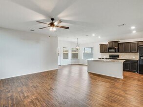 9301 Red Brush Trl in Fort Worth, TX - Building Photo - Building Photo