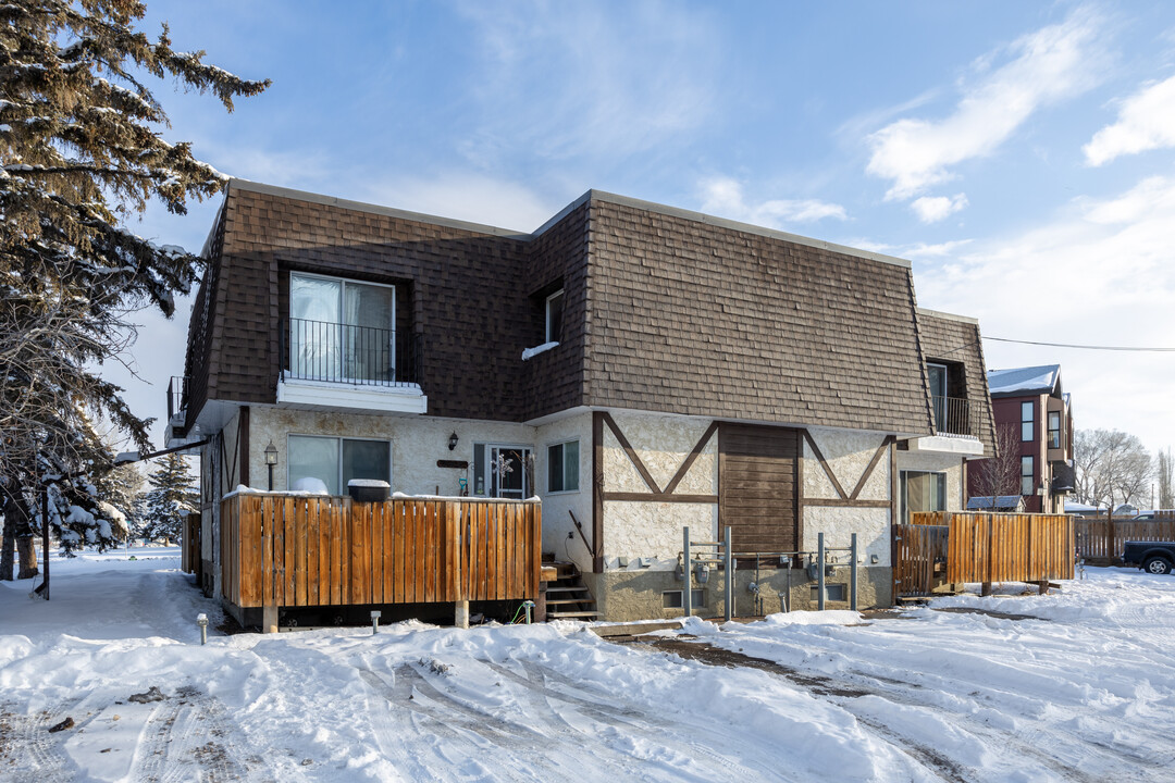 309 Waddy Ln in Strathmore, AB - Building Photo