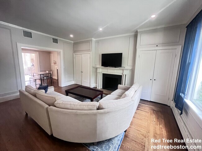 1712 Beacon St, Unit 1