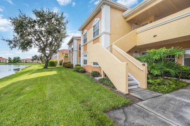 property at 1050 Villagio Cir
