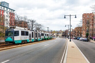 8 Eulita Ter, Unit 3 in Boston, MA - Building Photo - Building Photo