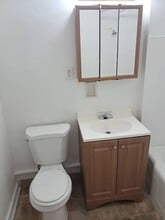 1206 W Lincoln Ave in Milwaukee, WI - Foto de edificio - Building Photo