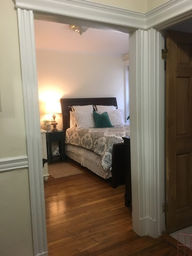 364 Riverway, Unit 18 in Boston, MA - Foto de edificio - Building Photo