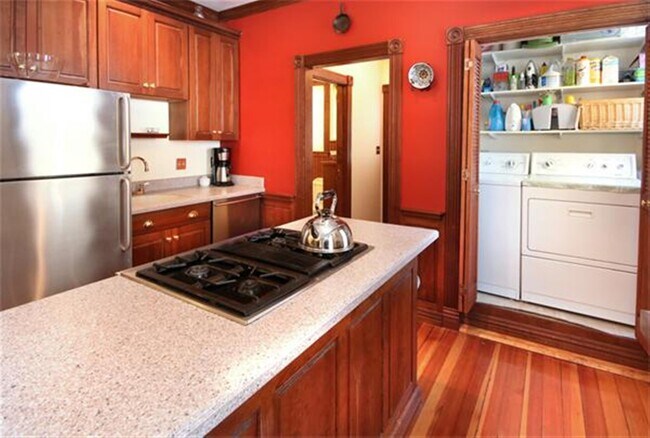 55 Avon St, Unit 1 in Somerville, MA - Building Photo - Building Photo