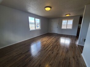1015 E Sheridan Ave in Nampa, ID - Building Photo - Building Photo