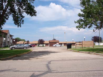 Oak Hill Manor Apartments in Oakes, ND - Building Photo - Building Photo