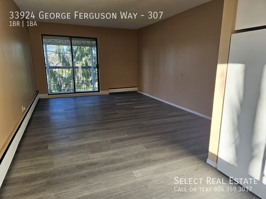 33924 George Ferguson Way in Abbotsford, BC - Building Photo