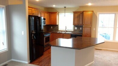 2612 Brook Cir in Manhattan, KS - Building Photo - Building Photo