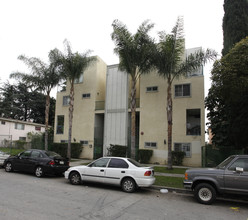 Mayur Town Homes in Los Angeles, CA - Building Photo - Building Photo