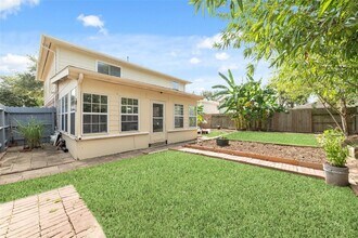 8427 Brickhaven Ln in Houston, TX - Building Photo - Building Photo