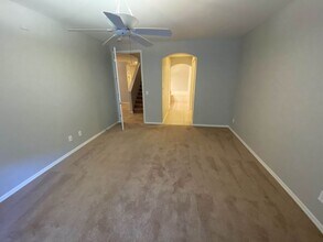 9420 San Laguna in Las Vegas, NV - Foto de edificio - Building Photo
