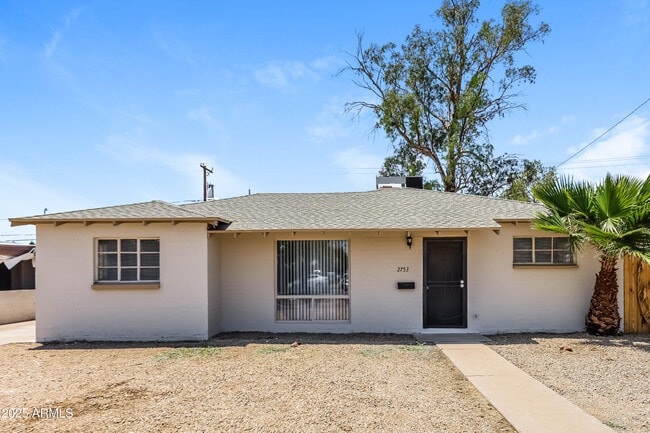 property at 2753 W Lawrence Ln