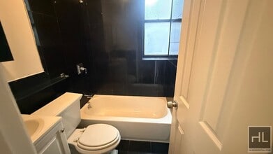 East 12th Street, Unit 3 in New York, NY - Building Photo - Building Photo