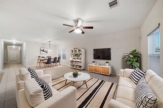 2516 Pearl Ct in Texas City, TX - Building Photo - Building Photo