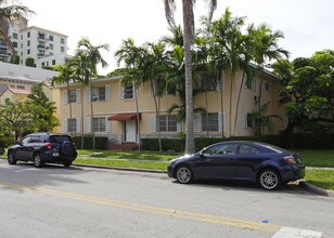 234 Sidonia Ave in Coral Gables, FL - Foto de edificio - Building Photo