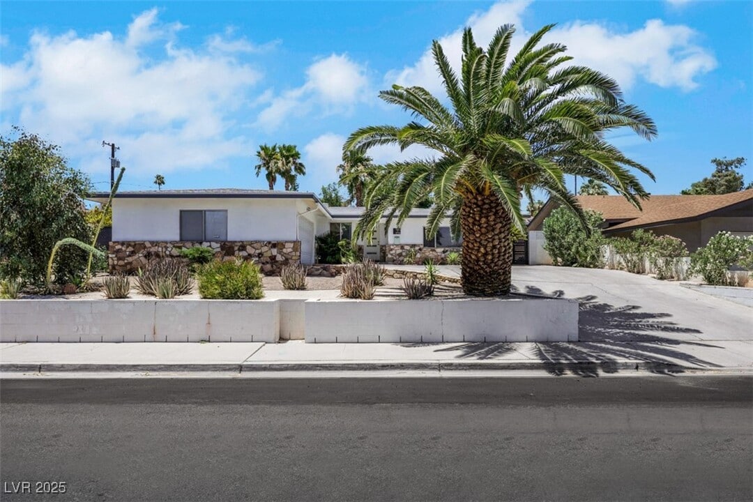 1716 S 17th St in Las Vegas, NV - Foto de edificio