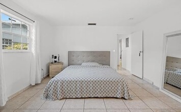 8528 Southampton Dr in Miramar, FL - Building Photo - Building Photo