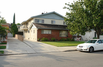 1029 San Rafael Ave in Glendale, CA - Building Photo - Building Photo