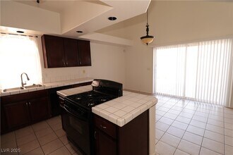 8736 Raindrop Canyon Ave in Las Vegas, NV - Building Photo - Building Photo