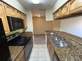 249 Afton Square in Altamonte Springs, FL - Building Photo