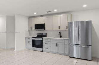 1846 NW 5th St in Miami, FL - Building Photo - Building Photo