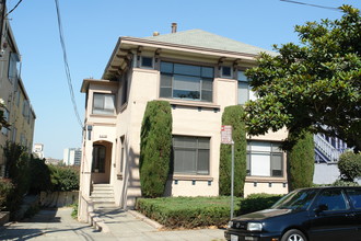 157 Montecito Ave in Oakland, CA - Building Photo - Building Photo