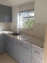 3090 Coral Springs Dr, Unit 8 in Coral Springs, FL - Building Photo - Building Photo