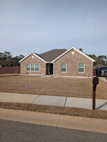 304 Ash Blvd in Hinesville, GA - Building Photo