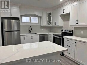 5051 Huron St in Niagara Falls, ON - Building Photo - Building Photo