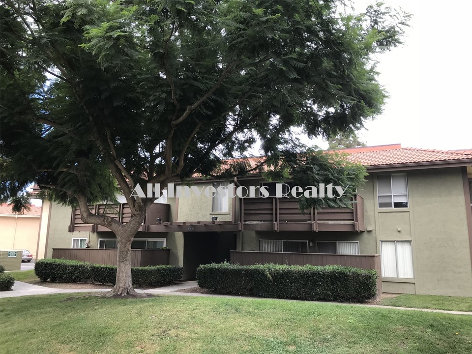 615 Fredricks Ave in Oceanside, CA - Building Photo