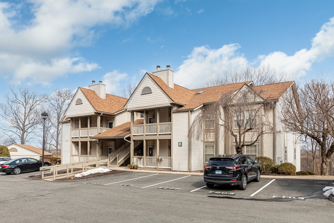 Kensington Woods in Berlin, CT - Building Photo