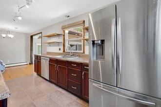 293 Brainard Rd in Enfield, CT - Building Photo - Building Photo