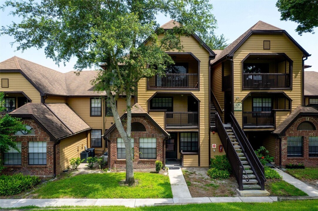 420 Forestway Cir in Altamonte Springs, FL - Building Photo
