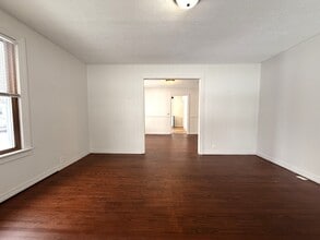 988 N Maple St in Corydon, IN - Foto de edificio - Building Photo