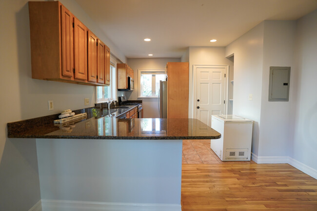 40 Dracut St, Unit 2 in Boston, MA - Building Photo - Building Photo