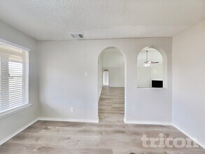 1142 Shadyglen Cir in Richardson, TX - Building Photo - Building Photo