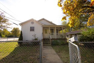 135 W 14th Ave in Bowling Green, KY - Building Photo