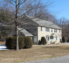 Spring Meadow Apartments in Williamstown, MA - Building Photo - Building Photo