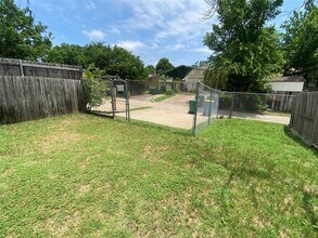 437 Dollins St in Cedar Hill, TX - Building Photo - Building Photo