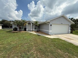 7306 Totem Ave in North Port, FL - Building Photo