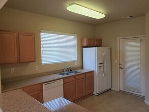 17000 Wedge Pkwy in Reno, NV - Building Photo - Building Photo