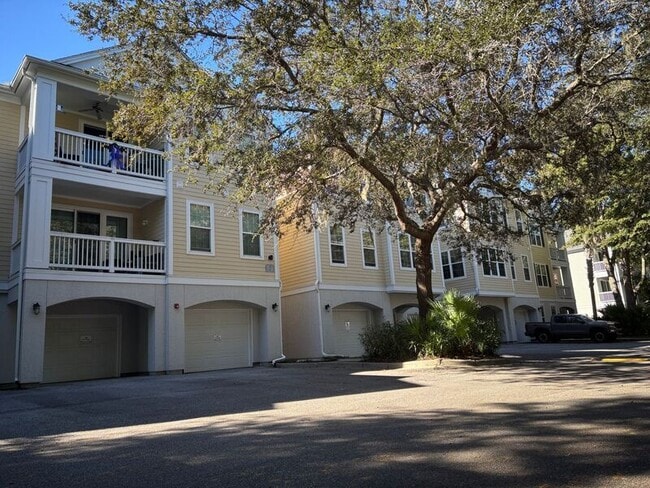 property at 60 Fenwick Hall Allee